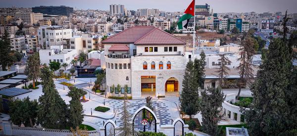 الحكومة تقدم تقريرًا للأعيان والنواب حول الأداء الاقتصادي