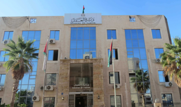 العمل: 75% من المستفيدين ببرنامج التشغيل استمروا في أعمالهم