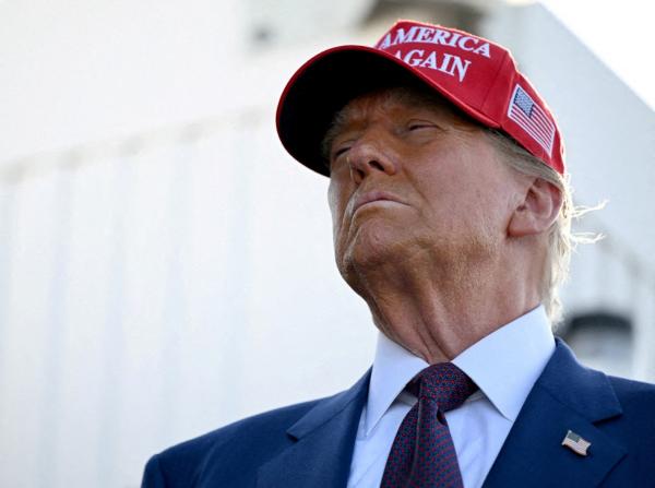 البيت الأبيض: إدارة الرئيس ترامب تدرس 