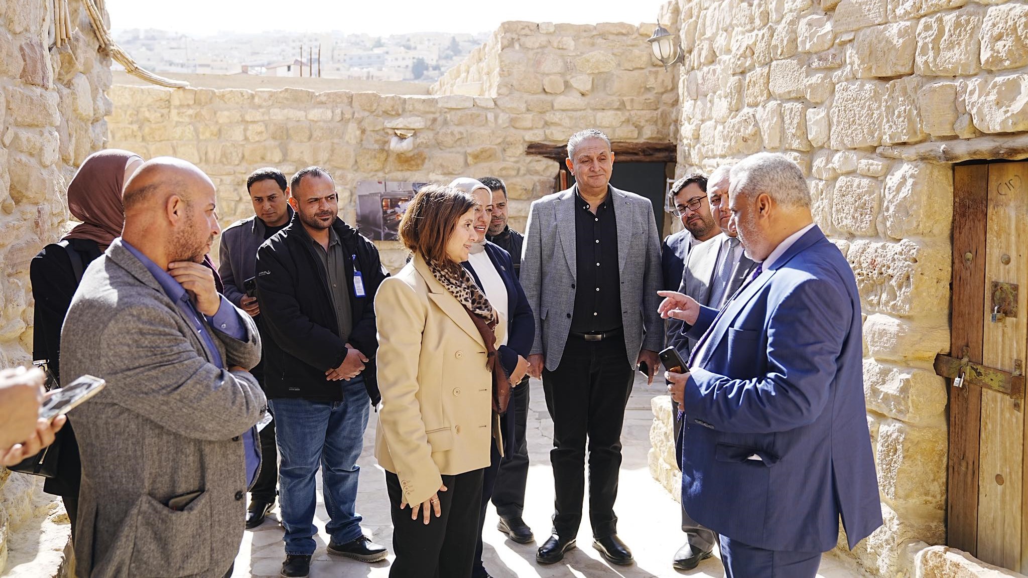  الأميرة دانا فراس ووزير البيئة يزوران مركز شقيلة في البترا