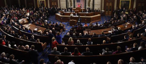 الشيوخ الأمريكي يقيّد صلاحيات ترامب العسكرية تجاه فنزويلا