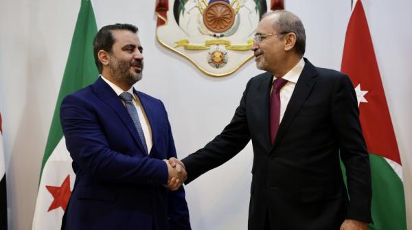 الصفدي للشيباني: موقف الأردن ثابت في دعم الحكومة السورية