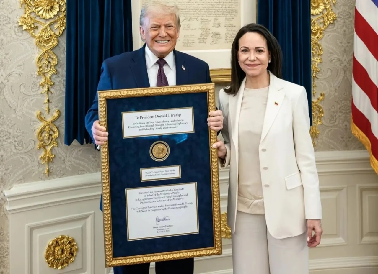 لجنة نوبل تشدد على أن حيازة الميدالية لا تعني الفوز بالجائزة