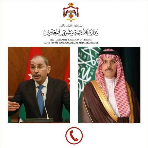 وزير الخارجية يبحث مع نظيره السعودي التطورات في المنطقة