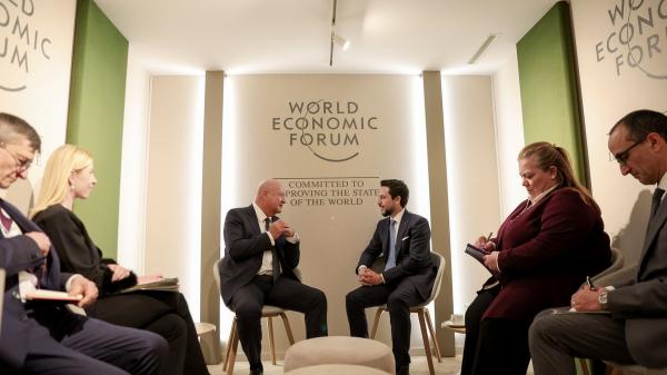 ولي العهد يلتقي المستشار النمساوي ويؤكد أهمية تبادل الخبرات