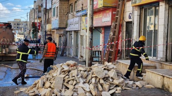 فتح الشارع في منطقة الحفرة العميقة أسفل عمارة مادبا