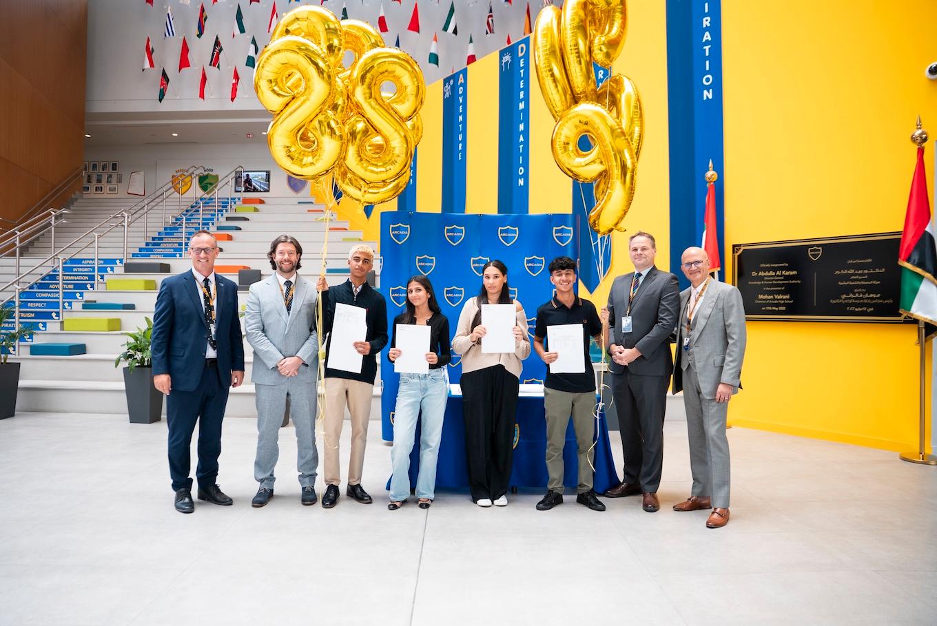 أوائل خريجي مدرسة أركاديا البريطانية يحققون نجاحات عالمية