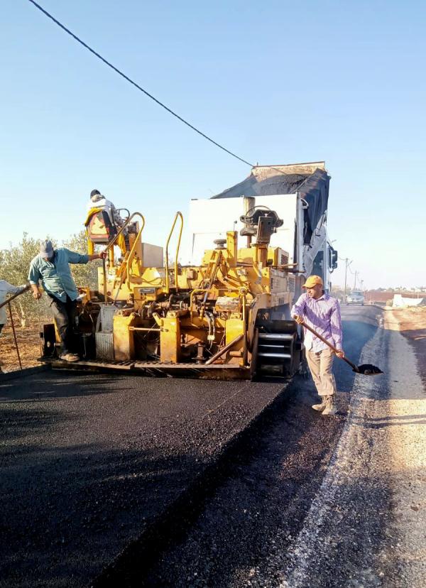أشغال بني كنانة: تعبيد 40 طريقاً زراعية وصيانة مستمرة للبنية التحتية