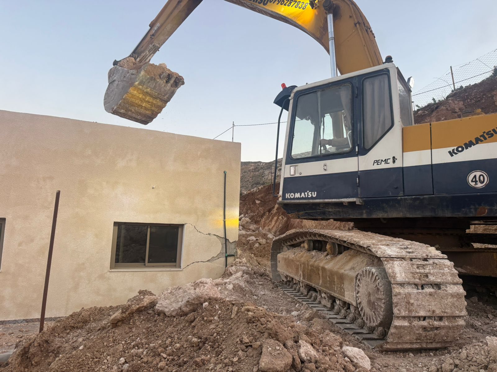 بلدية الكرك تواصل تنفيذ أعمال الخدمات وصيانة البنى التحتية