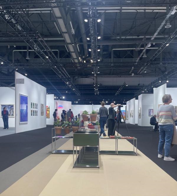 افتتاح معرض جنيف للفنون في قاعة بلاكسبوا شمال المدينة