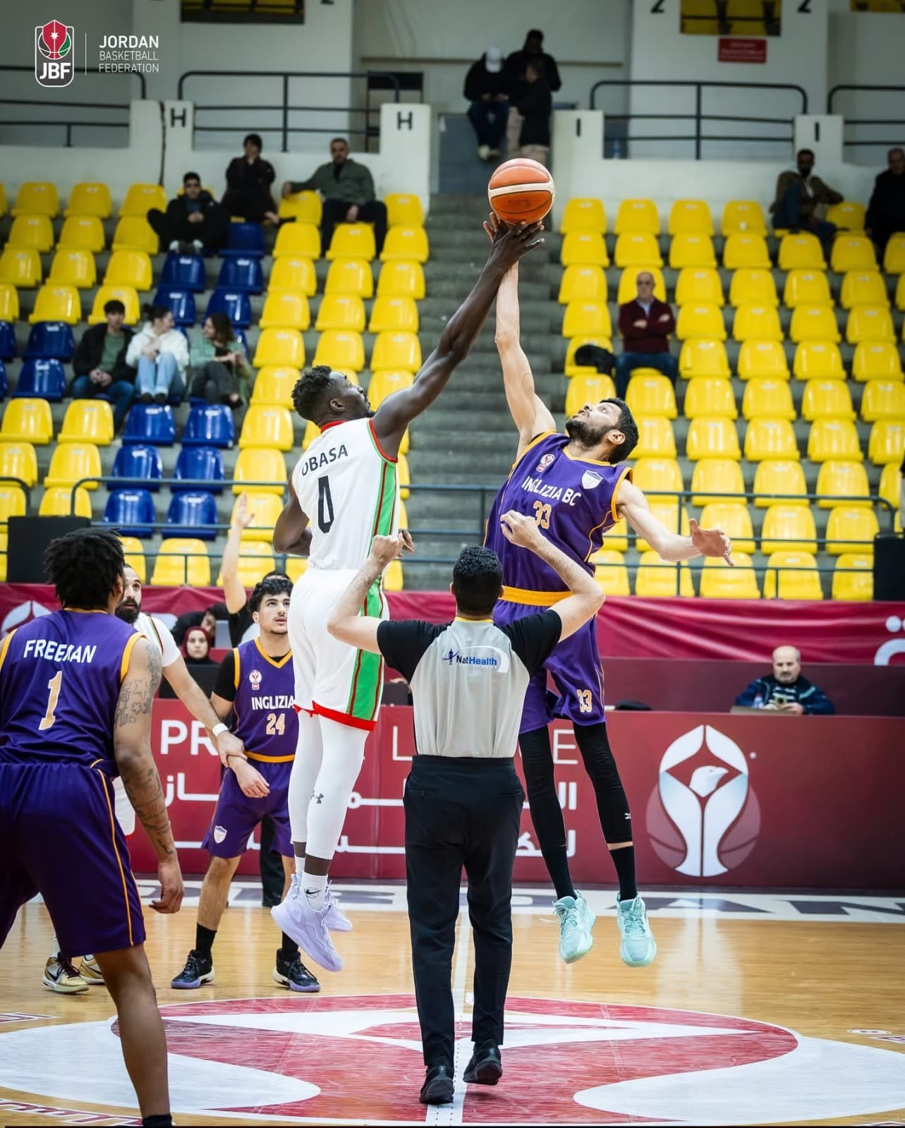 الإنجليزية يتجاوز الوحدات في الدوري الممتاز لكرة السلة