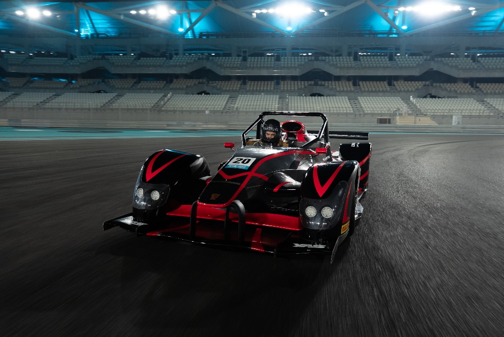 تجربة سيارة وولف تورنادو الجديدة كلياً تقدم أداءً فائقاً على حلبة مرسى ياس