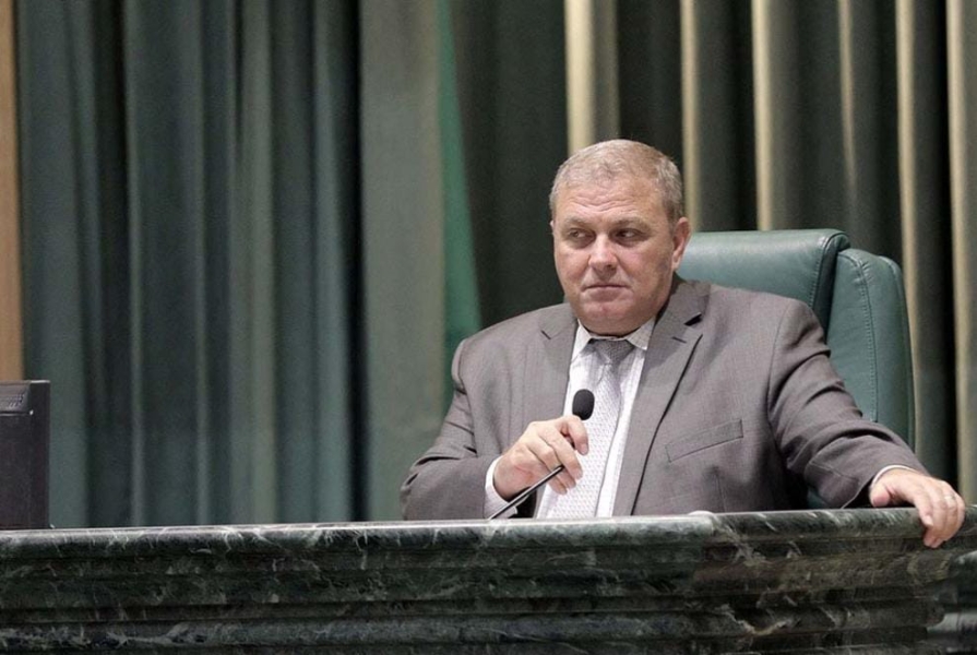 عطية يقترح تنظيم استخدام مواقع التواصل لمن دون 16 عاماً