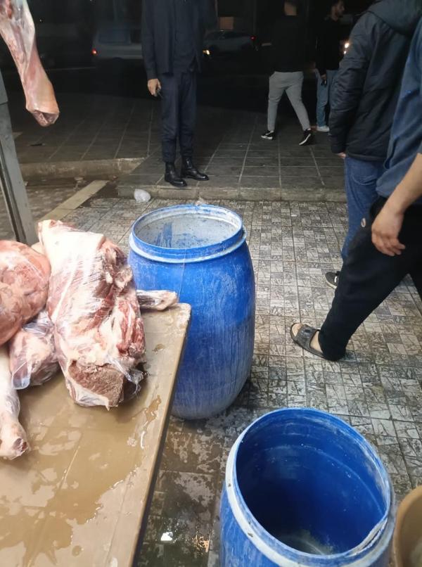 إغلاق 6 ملاحم تعرض لحوم على الرصيف وكبدة منتهية الصلاحية