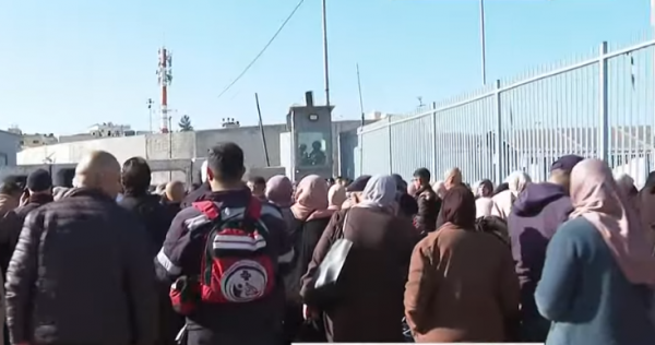 إسرائيل تمنع آلاف الفلسطينيين من دخول القدس في أول جمعة رمضانية