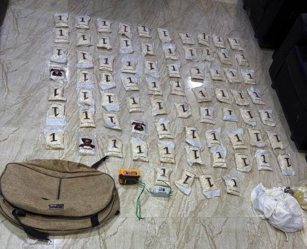 إحباط محاولة تهريب مخدرات بواسطة بالونات موجهة إلكترونياً