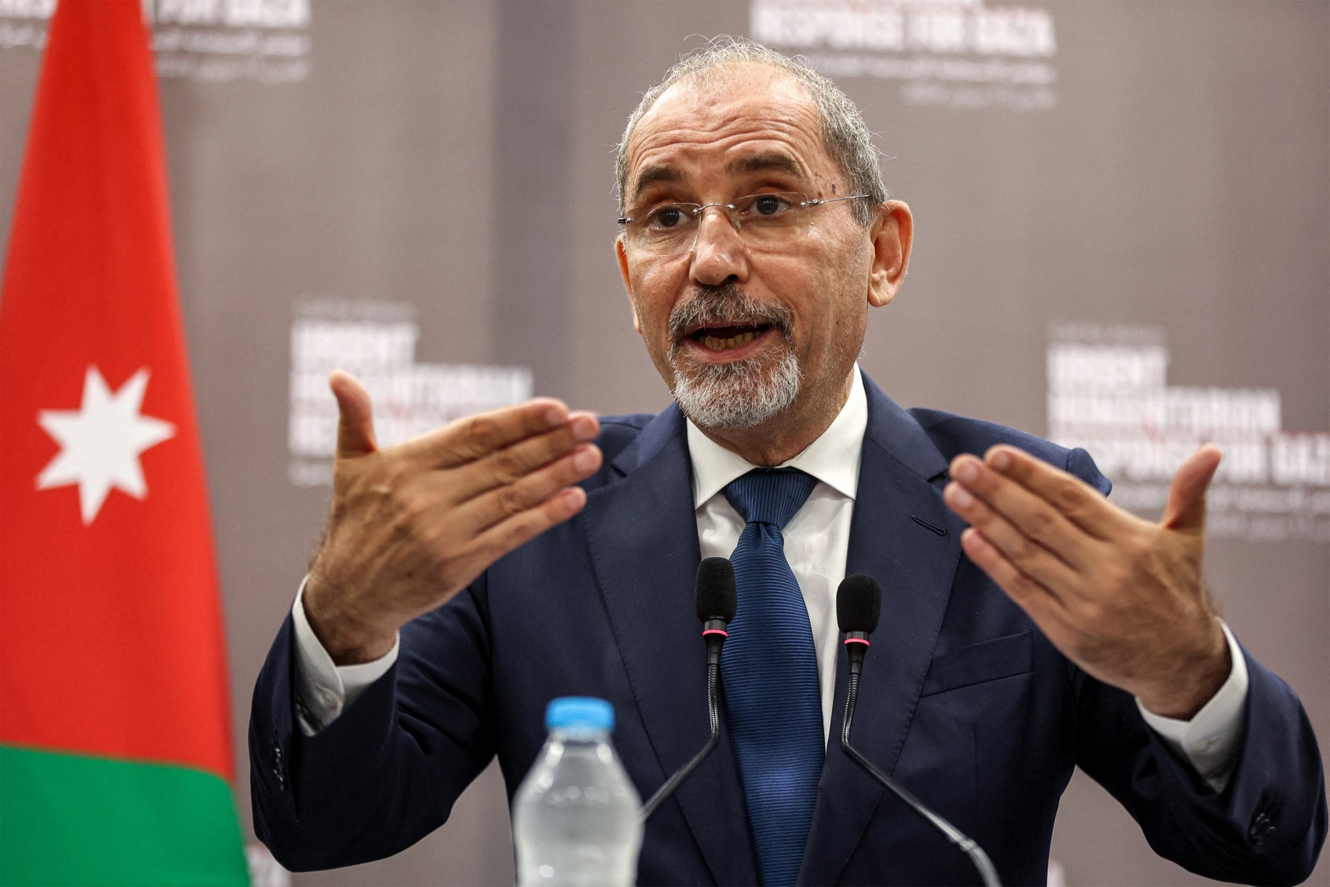 الصفدي: نتخذ كل الإجراءات اللازمة لحماية الأردنيين وأمن المملكة