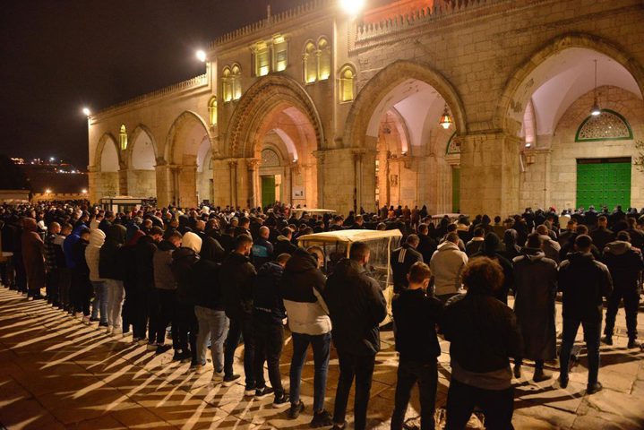 الاحتلال يمنع اقامة صلاتيْ العشاء والتراويح في المسجد الأقصى
