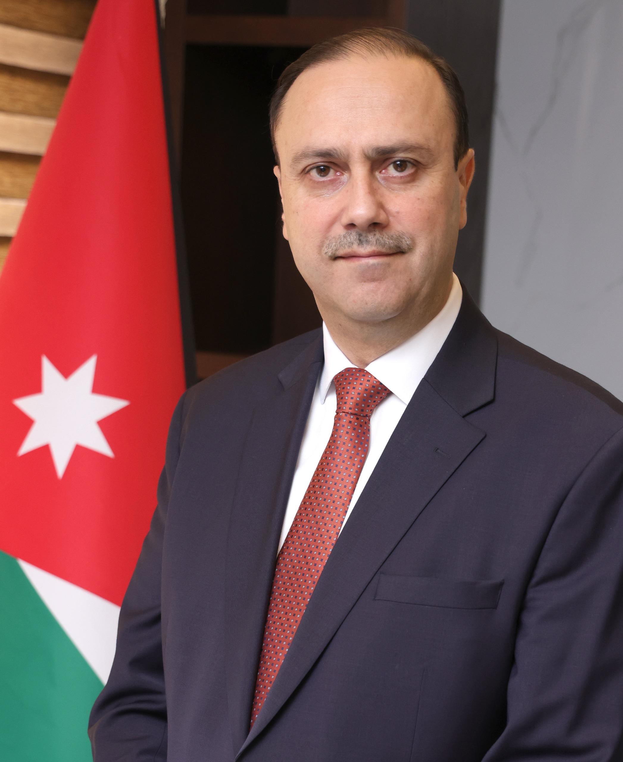 المومني: تطبيق خطة إعلامية شاملة لتزويد المواطين بالمعلومات