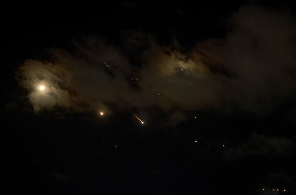 إعلام إسرائيلي: إيران تستعد لتصعيد إطلاق الصواريخ بشكل كبير