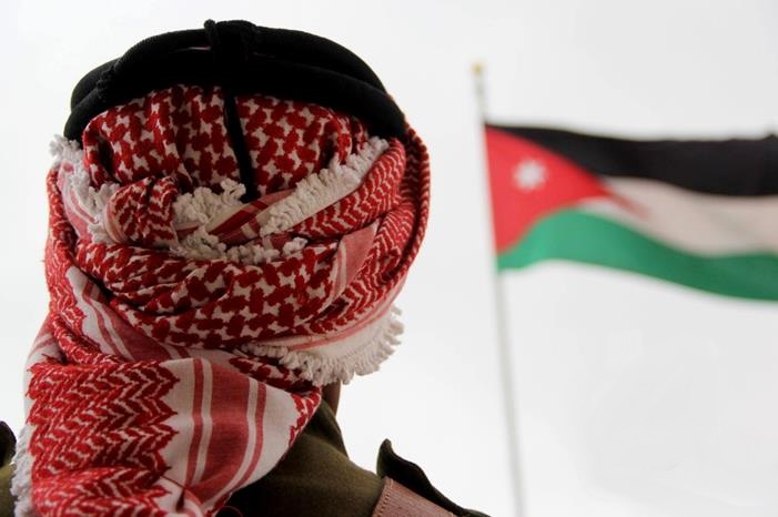 الأمن العام يلاحق مروجي إشاعات إخلاء منازل القاطنين بالأزرق