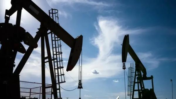 الخام الأمريكي يقفز لأعلى مستوى منذ 2022 متجاوزًا 111 دولارًا للبرميل