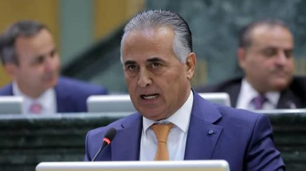 النائب النعيمات يطالب بالتحقق: رئيس حكومة سابق يعمل لدى دولة أجنبية