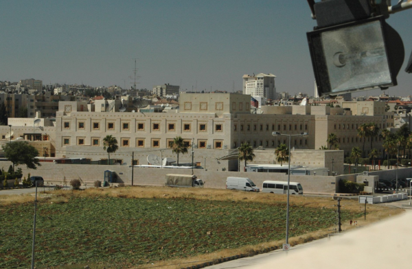 السفارة الأمريكية تصدر إنذاراً أمنياً لرعاياها: نبحث خيارات إضافية لمغادرتكم