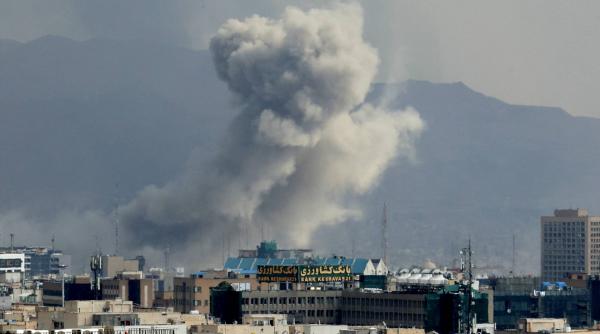 إسرائيل تشن موجة ضربات جديدة وانفجارات قوية تهز طهران