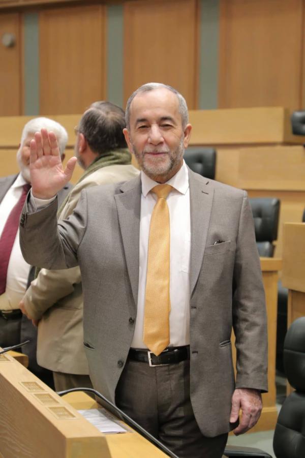 النائب مشوقة يسأل حسان عن التضارب الصارخ في اتفاقية تشغيل الميناء