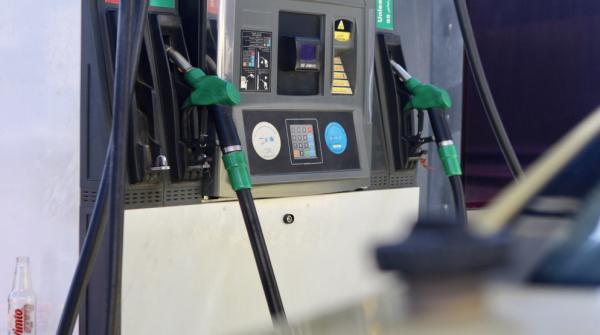 وزير الطاقة: مخزون المشتقات النفطية يكفينا لـ 30 يوما