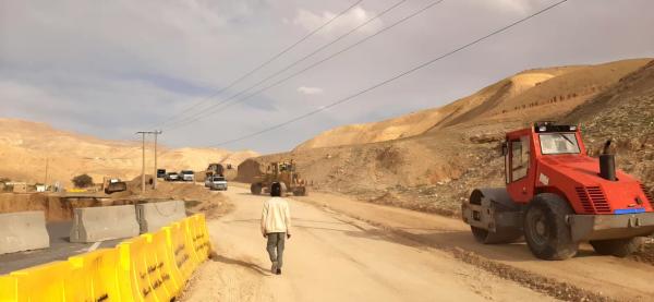 إنشاء تحويلة مرورية بعد انهيار الطريق الملوكي بين الطفيلة والكرك