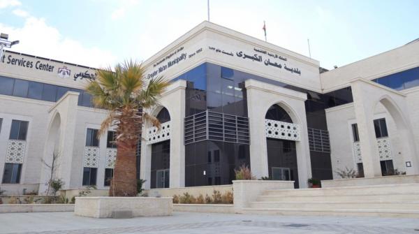 بلدية معان تعالج نقاط تجمعات مياه وتتعامل مع تماس كهربائي