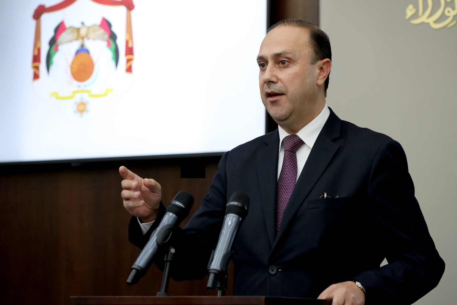 المومني: الحكومة فعّلت خططًا بديلة والأوضاع مستقرة