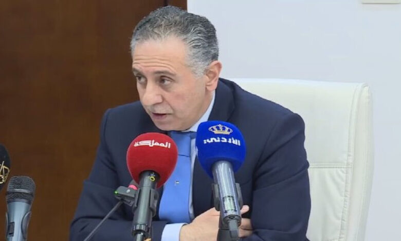 القضاة: مخزون القمح يكفي 10 شهور والقطاعات تعمل بوتيرة طبيعية