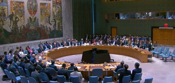 فيتو روسي صيني يُفشل مشروع قرار لمجلس الأمن بشأن مضيق هرمز