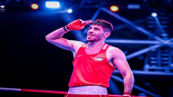 زياد عشيش يتوج بذهبية آسيا للملاكمة بعد تغلبه على بطل العالم