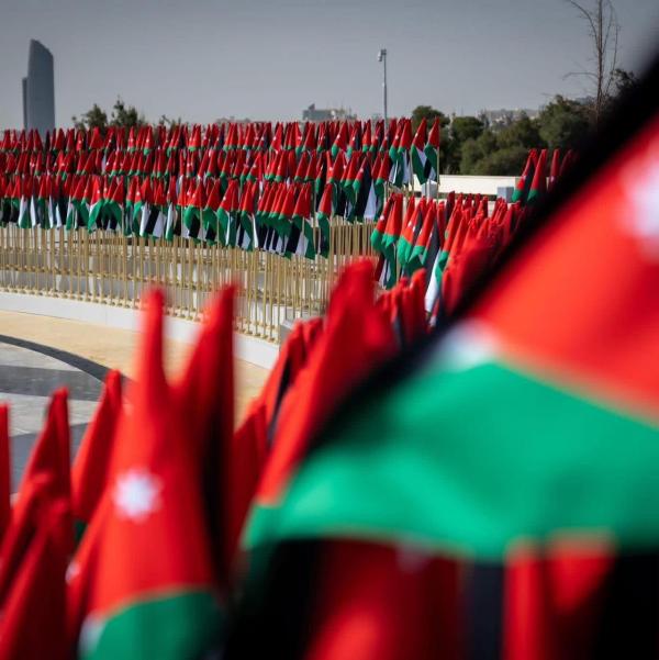 الاحتفال بالعلم يجدد العهد بين الوطن والمواطن ويحفز الصحة النفسية