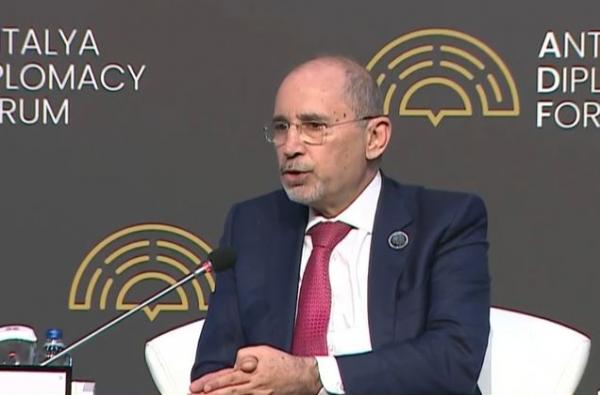 الصفدي يطالب بانسحاب اسرائيل من كل شبر في لبنان