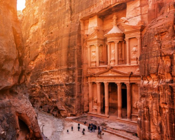 410 مليون دولار إجمالي الدخل السياحي في الأردن خلال آذار