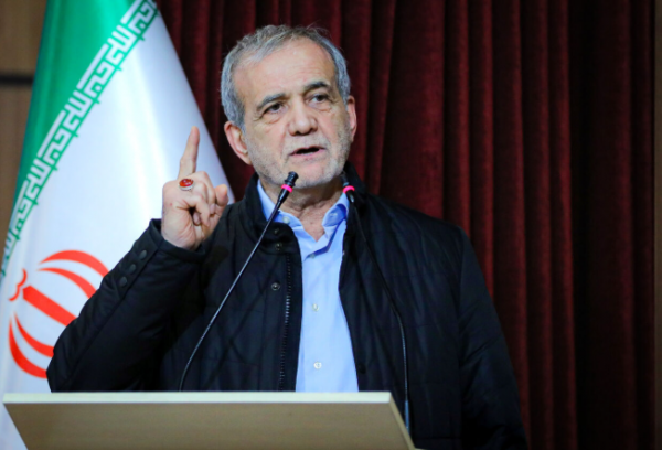 بزشكيان: خرق واشنطن التزاماتها والحصار البحري عقبتان أمام التفاوض