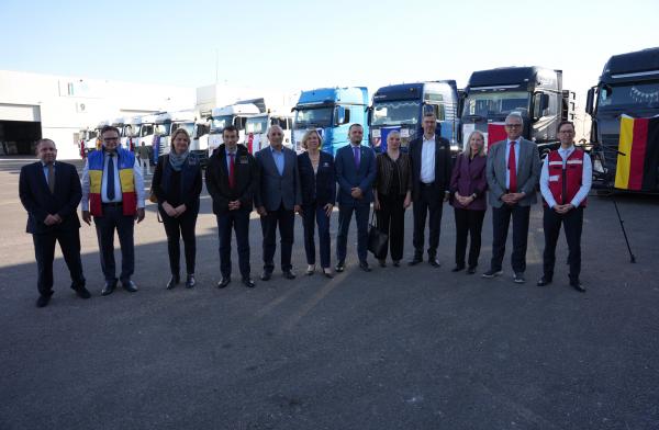 دبلوماسيون من عدة دول يزورون مستودعات الهيئة الخيرية الأردنية الهاشمية