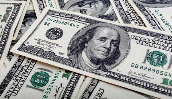 الدولار يكسر سلسلة الخسائر ويسجل أول مكسب أسبوعي في نحو شهر