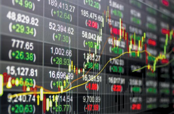 مؤشر FTSE 100 البريطاني يفتتح على انخفاض وسط مخاوف جيوسياسية