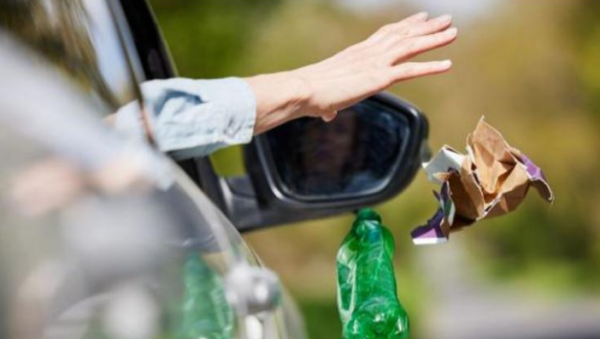 توقيف أشخاص والتعميم على آخرين لرميهم النفايات من المركبات في جرش 