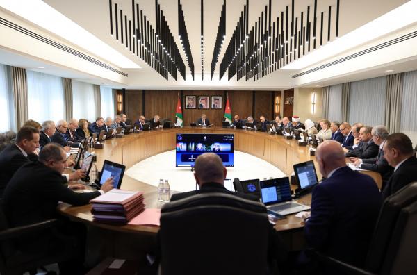 الحكومة تصرف مستحقات لمنشآت صناعية بقيمة 15 مليون دينار