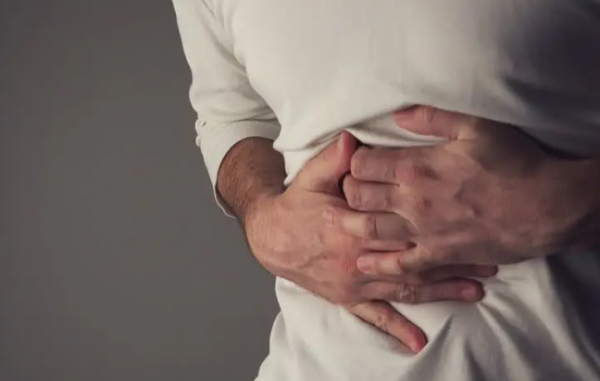 تسمم طلبة بعد تناول فاكهة من أشجار قرب المدرسة في عجلون 