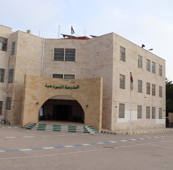 اخلاء مدرسة اليرموك النموذجية بعد رصد اعراض التهاب معوي لدى طلبة