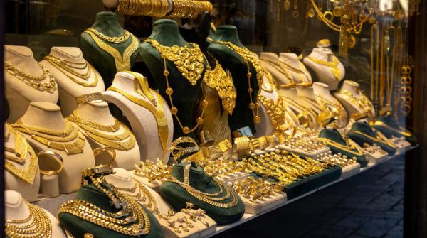 انخفاض أسعار الذهب محليا إلى 95.80 دينارا للغرام