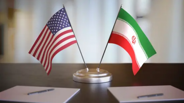 رويترز: واشنطن تؤيد السماح لإيران بمواصلة أنشطة نووية سلمية